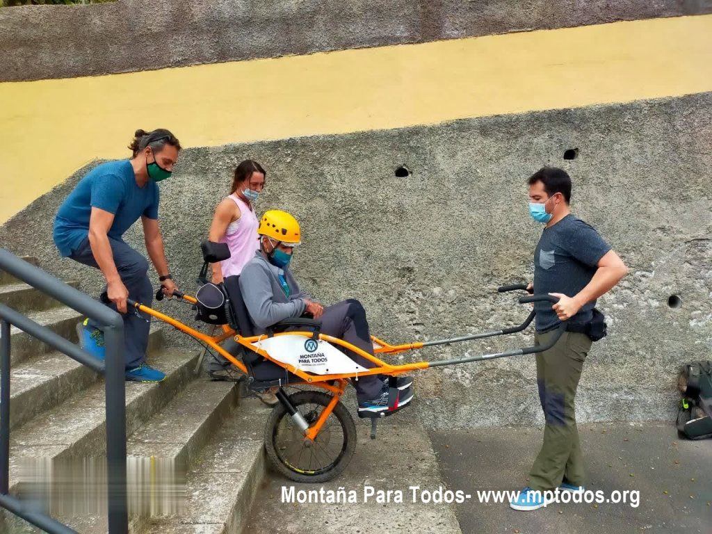 Practicando la bajada de escalones