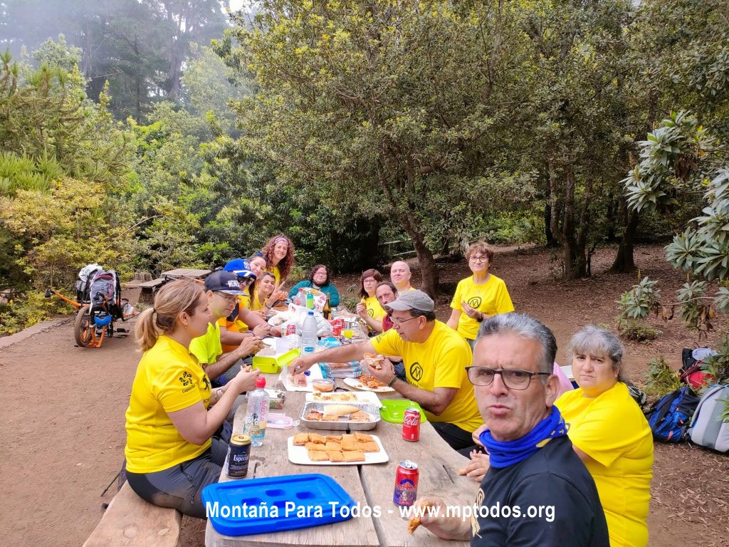 Compartiendo el almuerzo con lo que cada uno llevamos