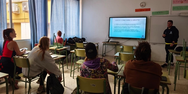 Dentro del aula